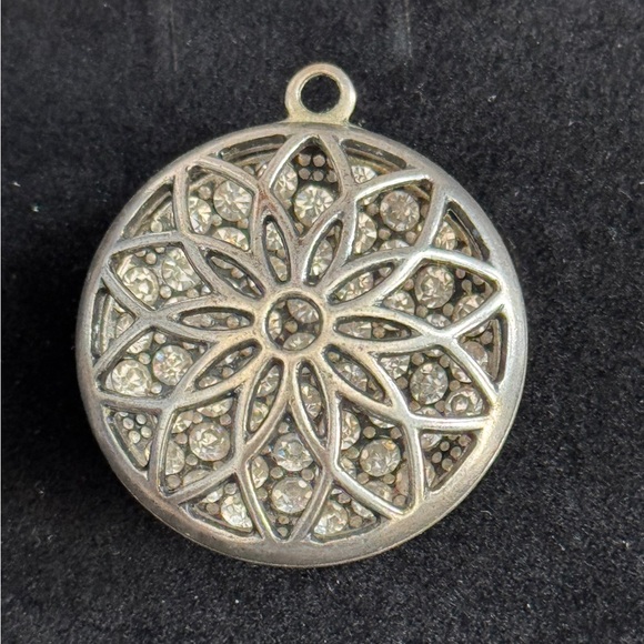Silvertone 3D Floral Medallion Pendant - Picture 3 of 10